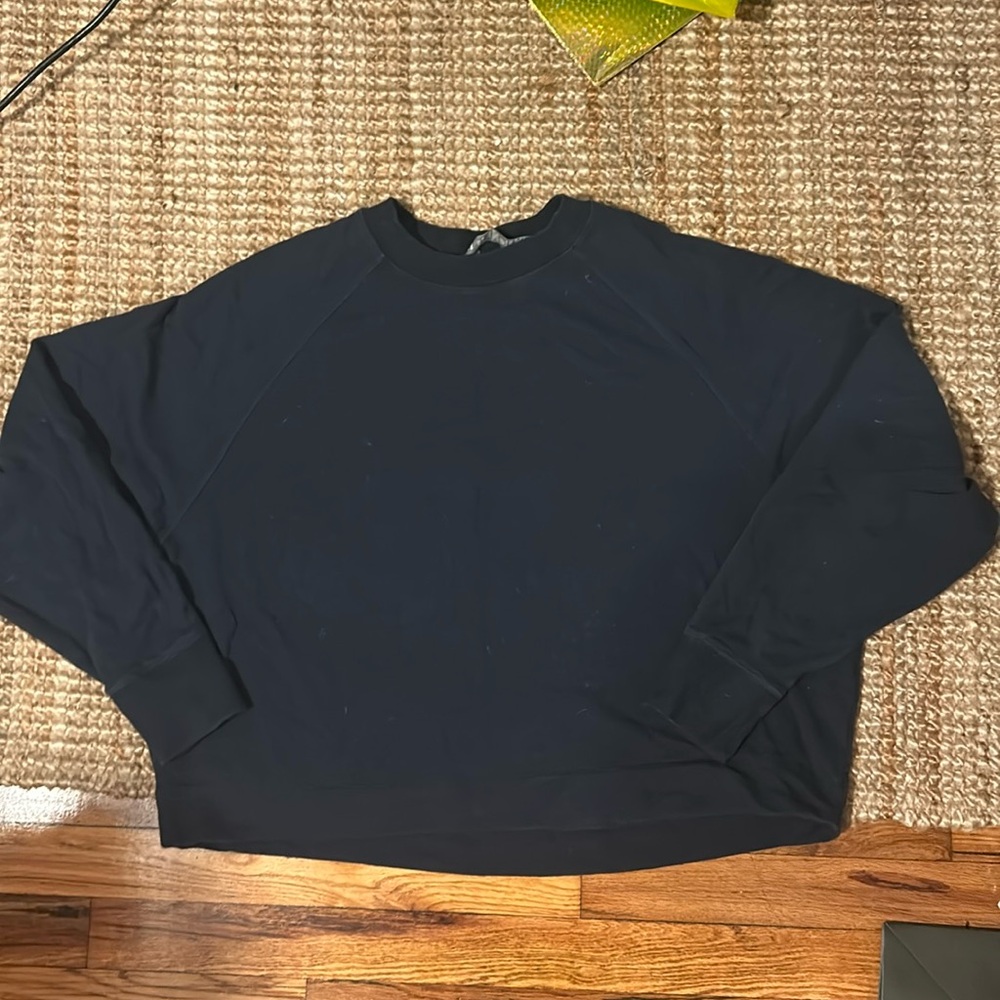 Vuori crop raglan sleeve sweatshirt